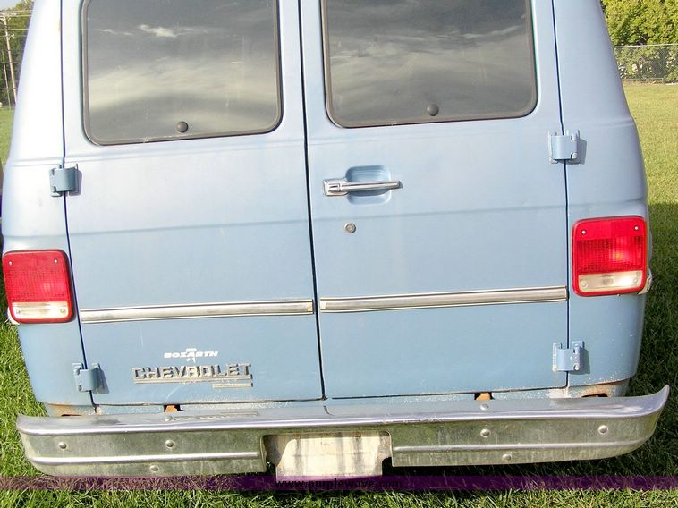 image for item 8813 1990 Chevrolet Sportvan G30