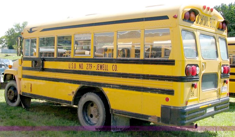 image for item 8814 1995 Chevrolet B7T042 Bluebird bus