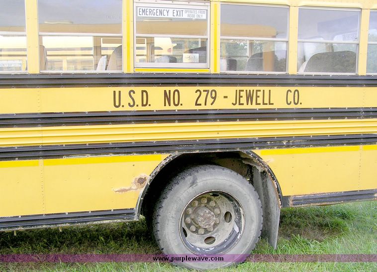 image for item 8814 1995 Chevrolet B7T042 Bluebird bus