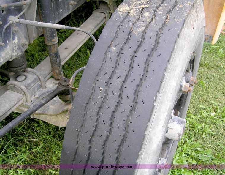 image for item 8815 1996 GMC B7T042 Blue Bird bus