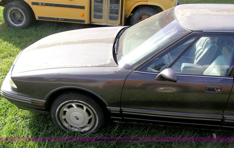 image for item 8816 1994 Oldsmobile 88 Royale LS
