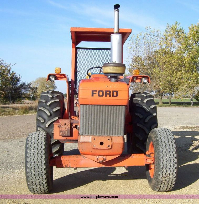 image for item 8931 1984 Ford 6610 tractor
