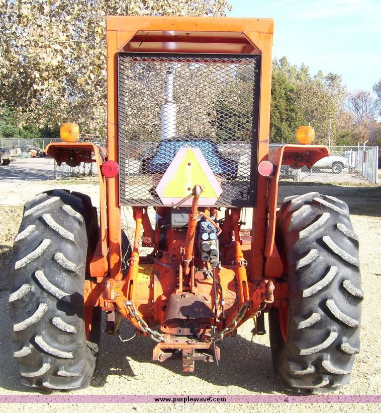 image for item 8931 1984 Ford 6610 tractor