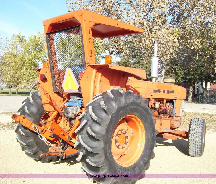 image for item 8931 1984 Ford 6610 tractor