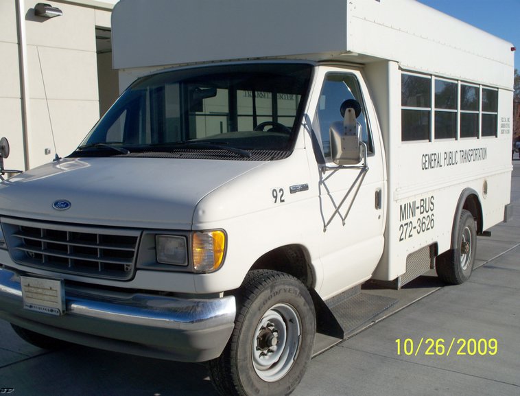 image for item 9990 1992 Ford E350 Eight passenger bus