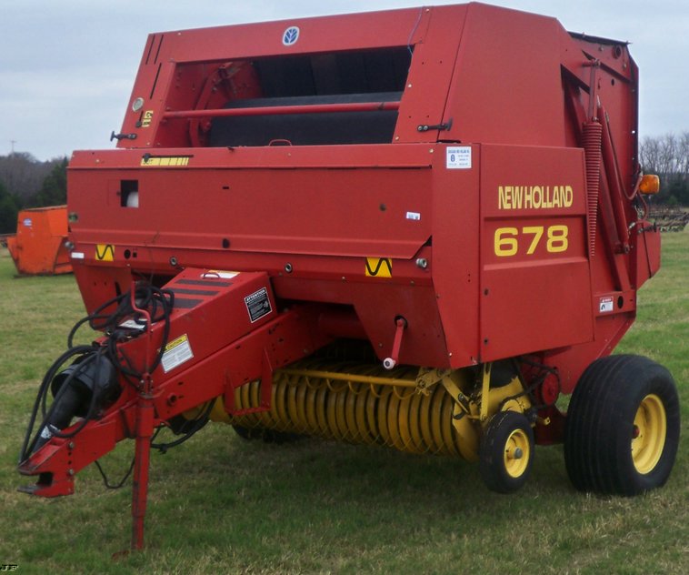 image for item 5150 New Holland 678 round baler