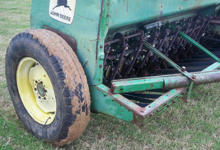 image for item 5151 John Deere 8350 grain drill