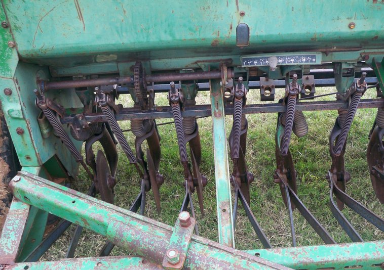 image for item 5151 John Deere 8350 grain drill