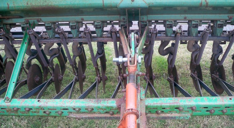 image for item 5151 John Deere 8350 grain drill