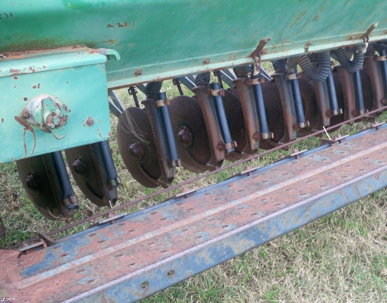 image for item 5151 John Deere 8350 grain drill