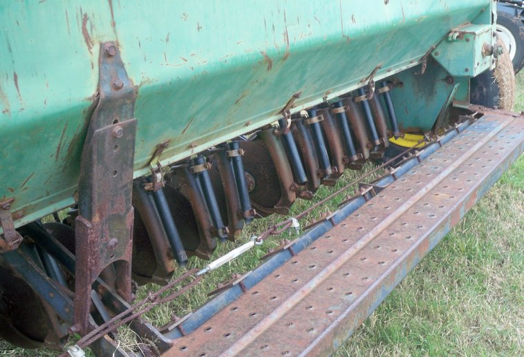 image for item 5151 John Deere 8350 grain drill