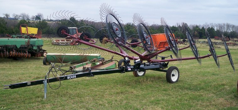 image for item 5152 2009 Rhino RC435 12 wheel V rake