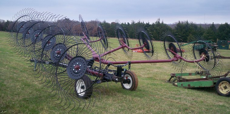 image for item 5152 2009 Rhino RC435 12 wheel V rake