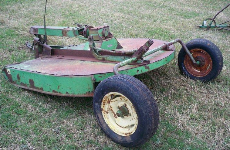 image for item 5153 John Deere 6' pull type brush mower