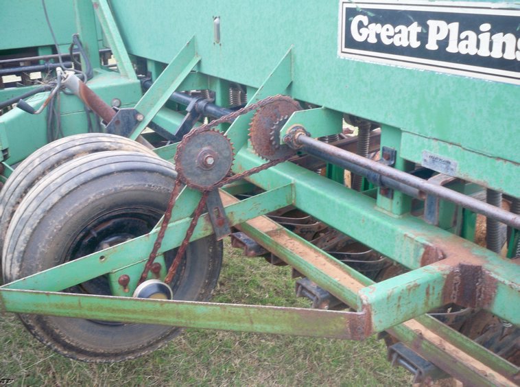 image for item 5155 Great Plains FPF30 30' folding drill