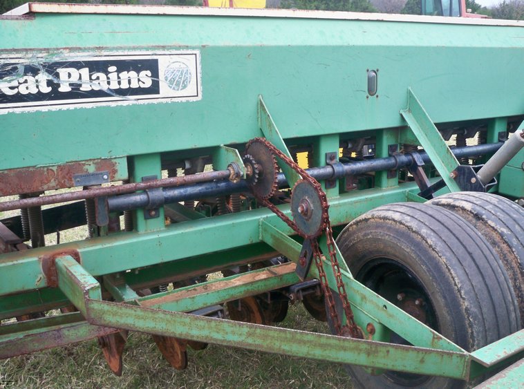 image for item 5155 Great Plains FPF30 30' folding drill