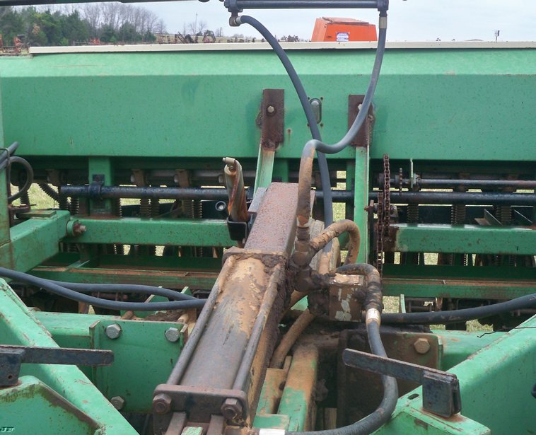 image for item 5155 Great Plains FPF30 30' folding drill