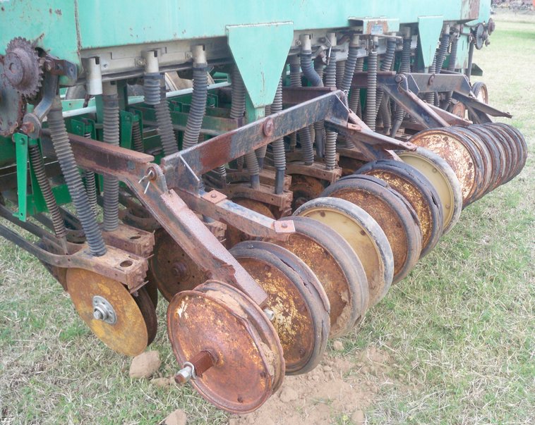 image for item 5155 Great Plains FPF30 30' folding drill