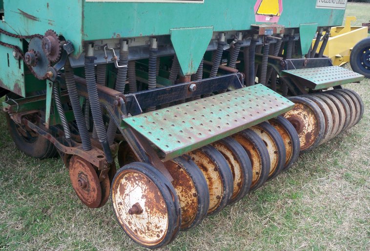 image for item 5155 Great Plains FPF30 30' folding drill