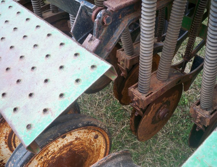 image for item 5155 Great Plains FPF30 30' folding drill