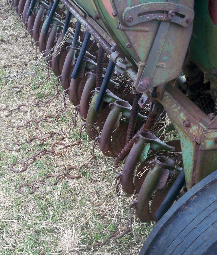 image for item 5157 John Deere grain drill
