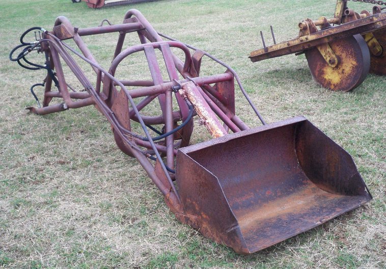 image for item 5160 Ford loader attachment