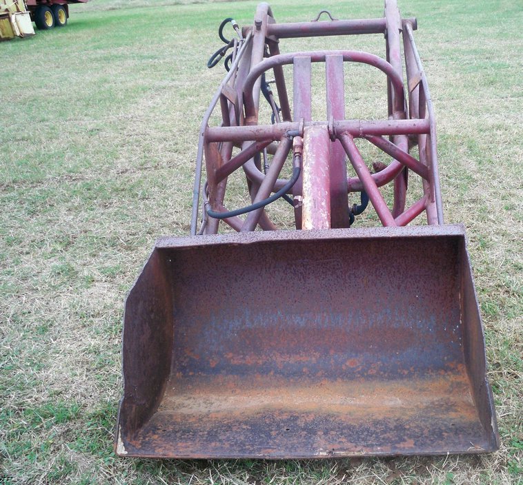 image for item 5160 Ford loader attachment