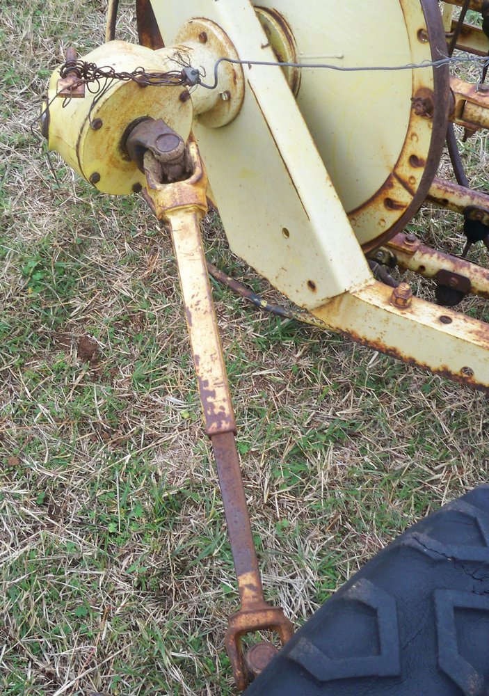 image for item 5163 John Deere 670 wheel rake