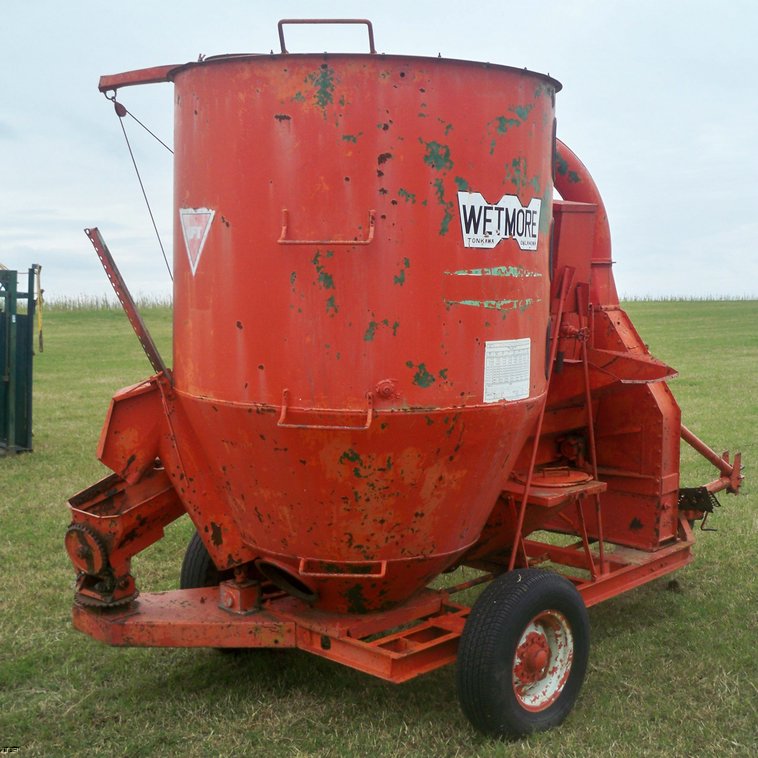 Wetmore feed mixer/grinder in Guthrie, OK Item 5166 sold Purple Wave