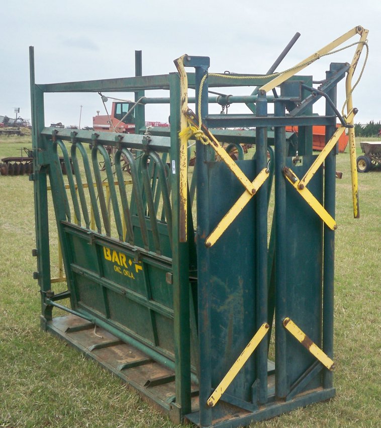 Bar F cattle chute in Guthrie, OK Item 5167 sold Purple Wave