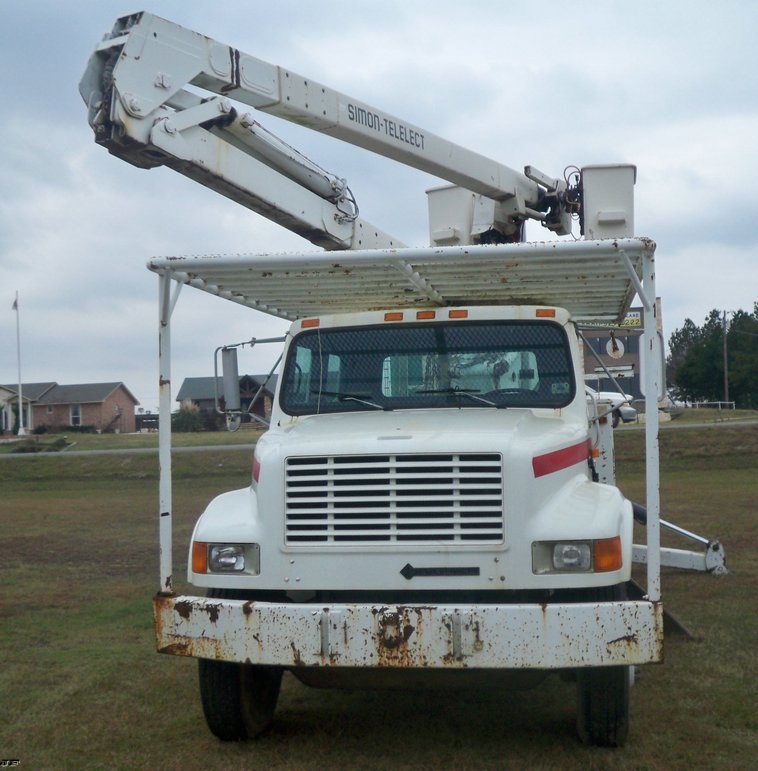 image for item 5180 1994 International 4900 crew cab bucket truck