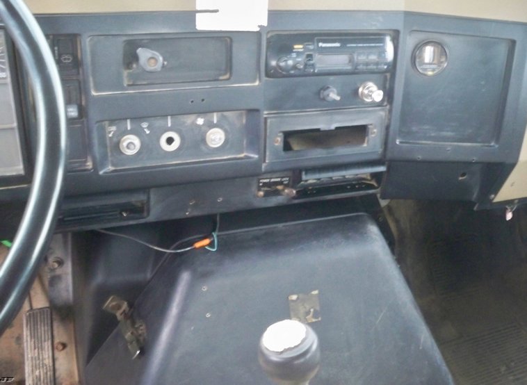 image for item 5180 1994 International 4900 crew cab bucket truck