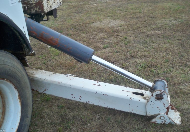 image for item 5180 1994 International 4900 crew cab bucket truck