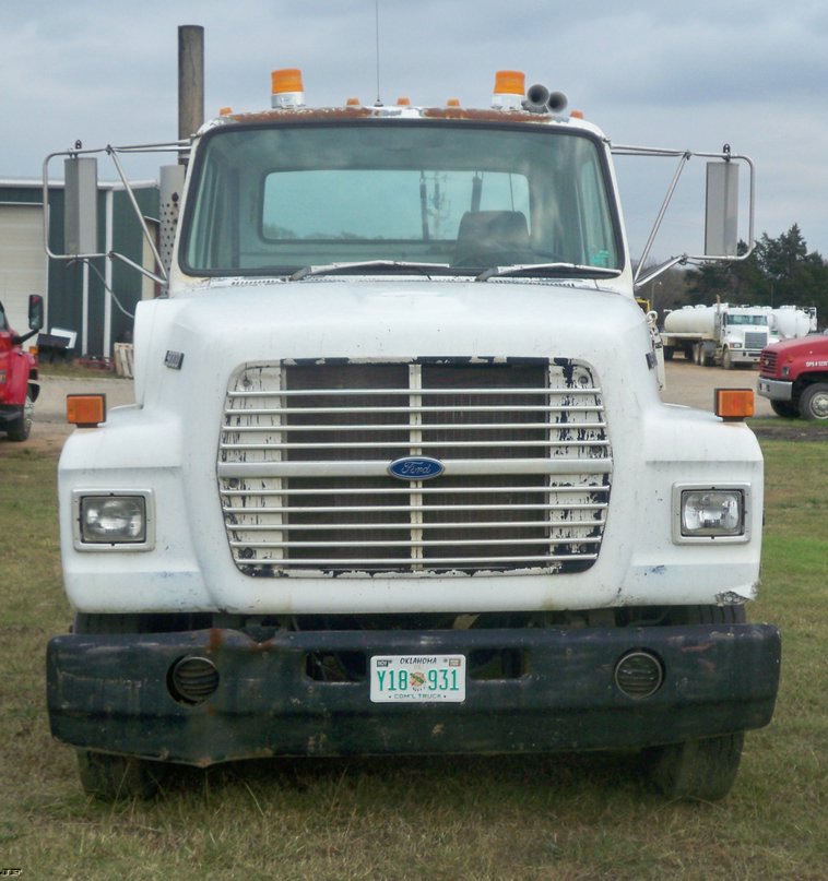 image for item 5181 1991 Ford L9000 semi truck