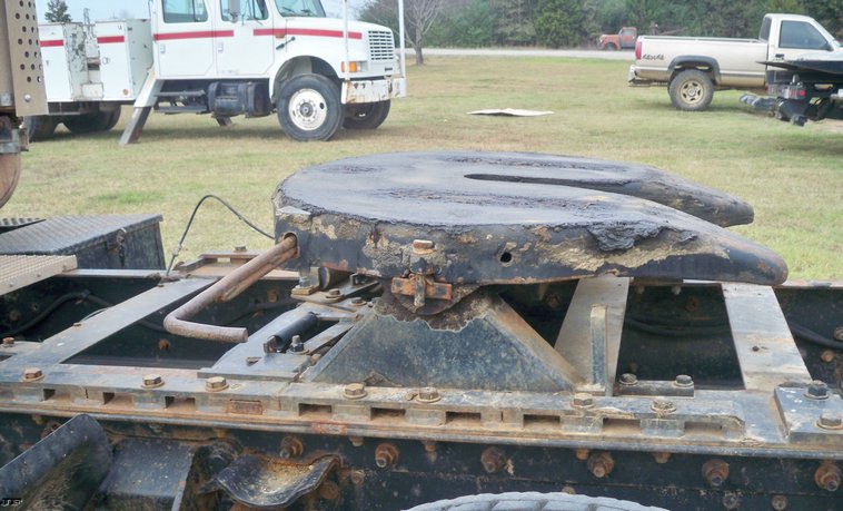 image for item 5181 1991 Ford L9000 semi truck