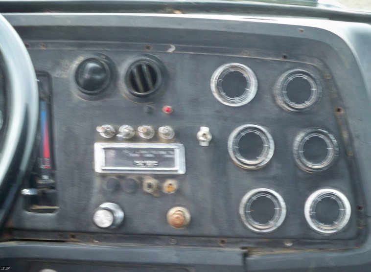 image for item 5181 1991 Ford L9000 semi truck