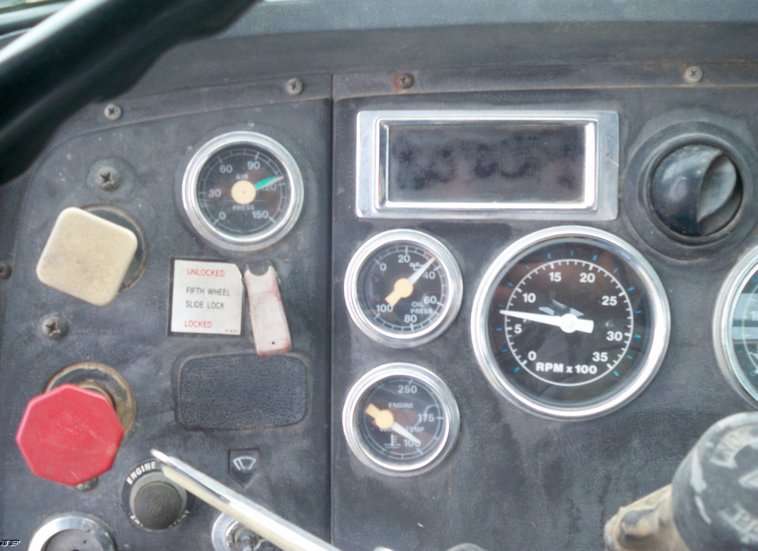 image for item 5181 1991 Ford L9000 semi truck