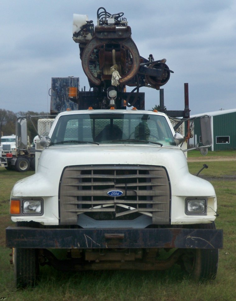 image for item 5182 1996 Ford F700