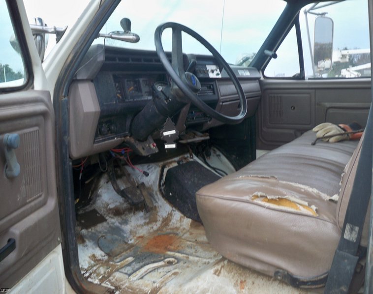 image for item 5182 1996 Ford F700