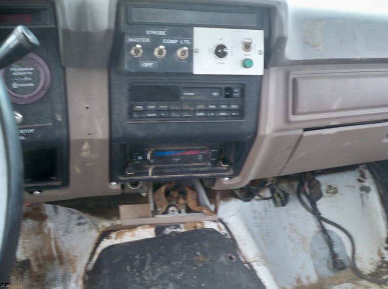 image for item 5182 1996 Ford F700