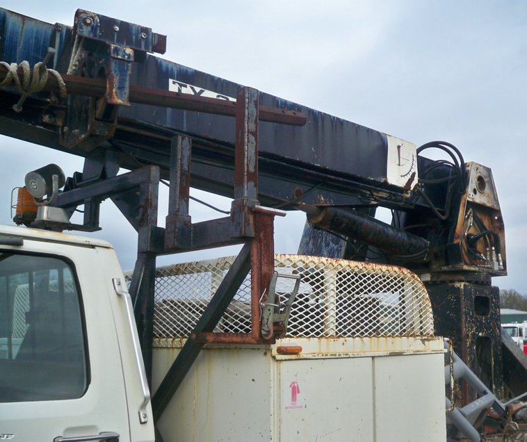 image for item 5182 1996 Ford F700