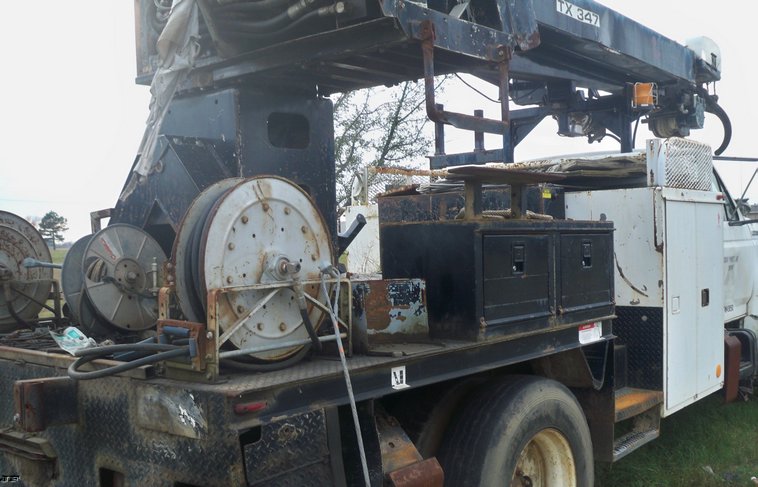 image for item 5182 1996 Ford F700