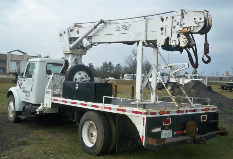image for item 5184 1996 International 4700 boom truck