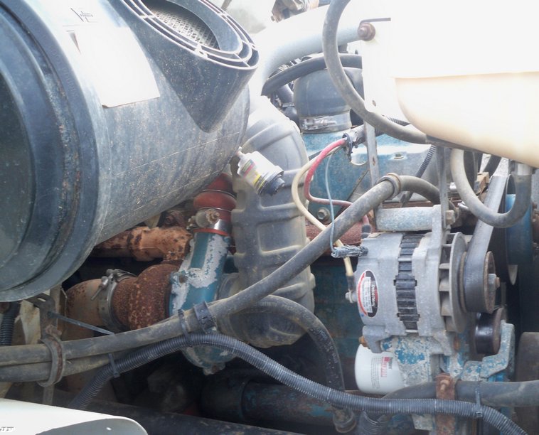 image for item 5184 1996 International 4700 boom truck