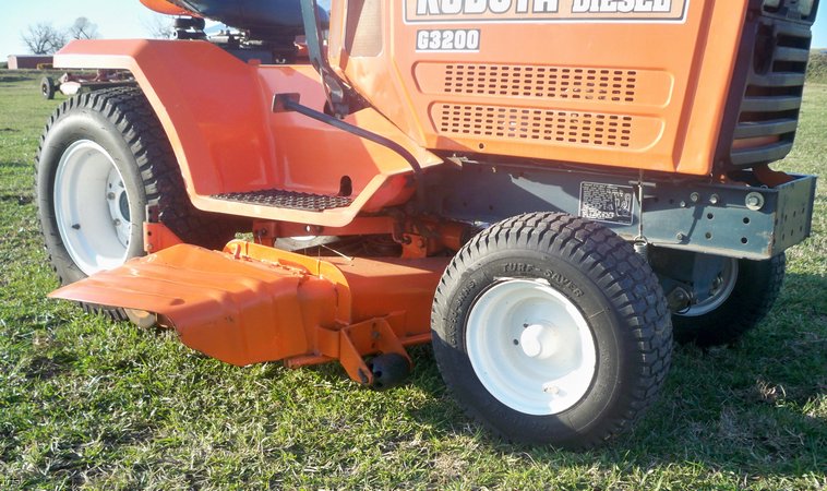 image for item 5186 Kubota diesel mower