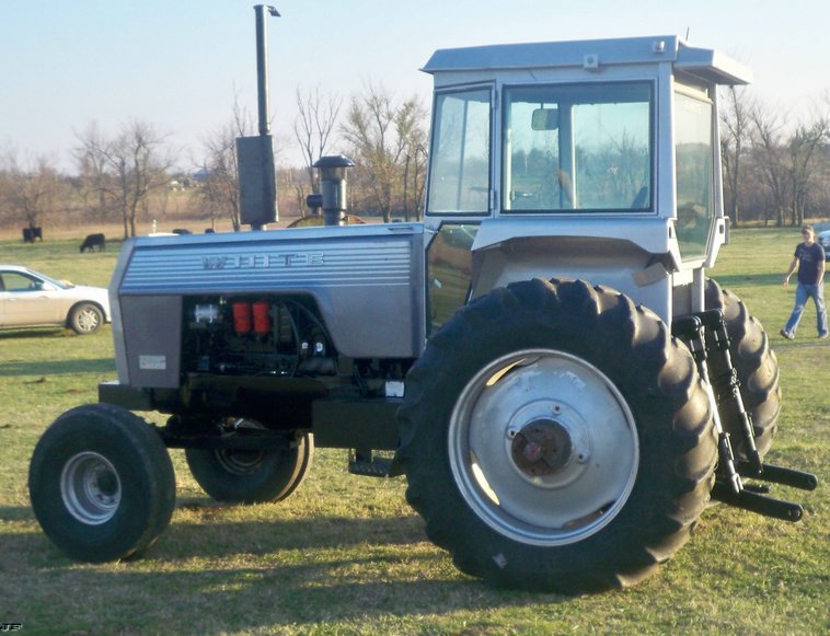 image for item 5194 1979 White 2-135 tractor