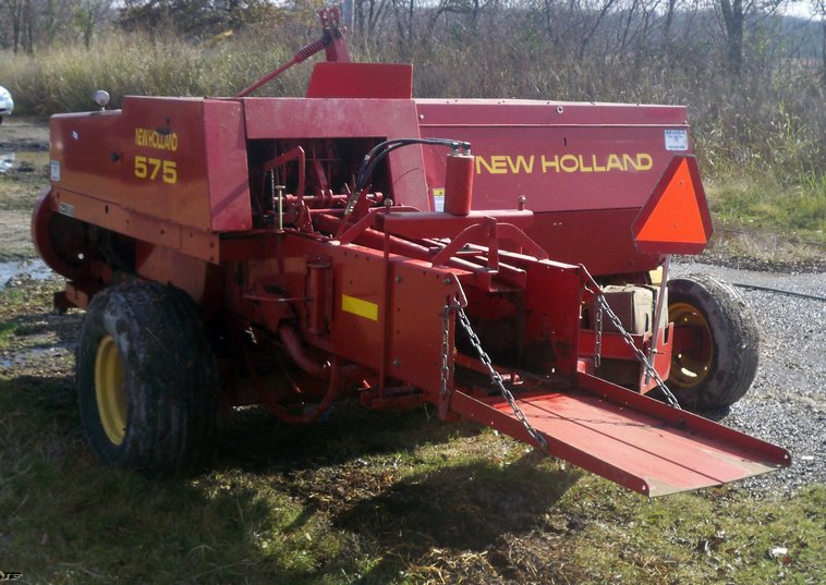 image for item 5197 New Holland 575 square baler