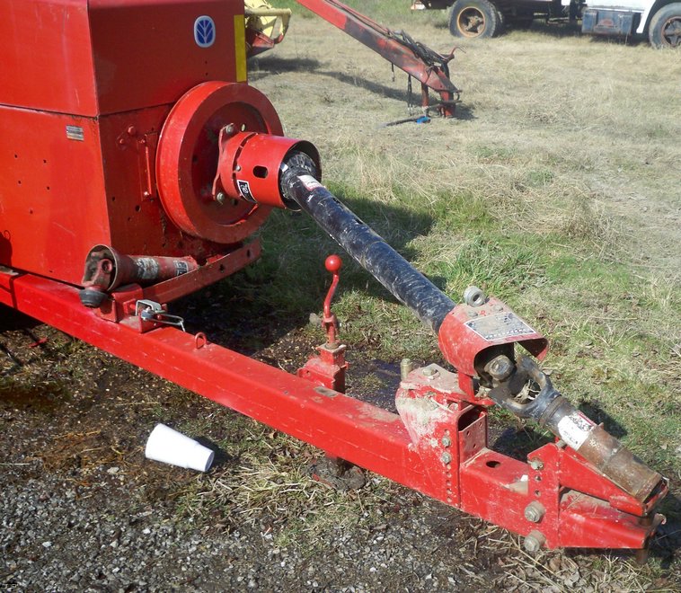 image for item 5197 New Holland 575 square baler