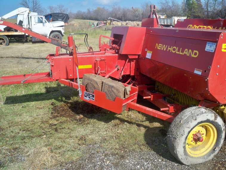 image for item 5197 New Holland 575 square baler