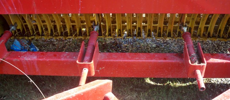 image for item 5197 New Holland 575 square baler